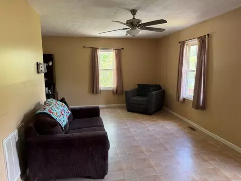 Living - 3361 Daw Rd, Cedar Bluff, VA 24609 photo 1 of 2