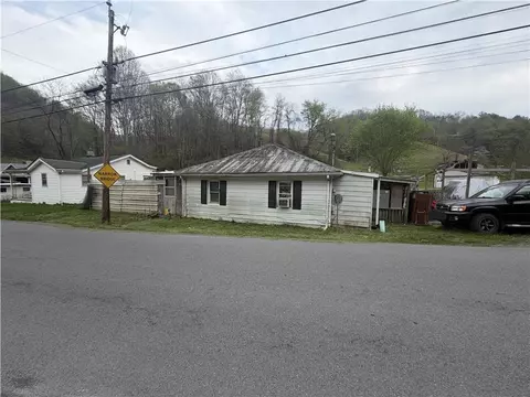115 Matson Dr, Marion, VA 24354