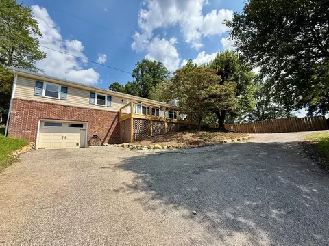 Exterior - 209 Bond Ave, Independence, VA 24348 photo 5 of 9