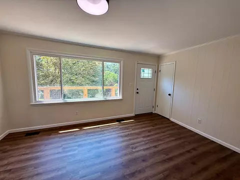 Living - 209 Bond Ave, Independence, VA 24348 photo 7 of 8