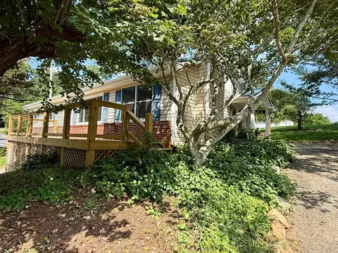 Exterior - 209 Bond Ave, Independence, VA 24348 photo 1 of 9