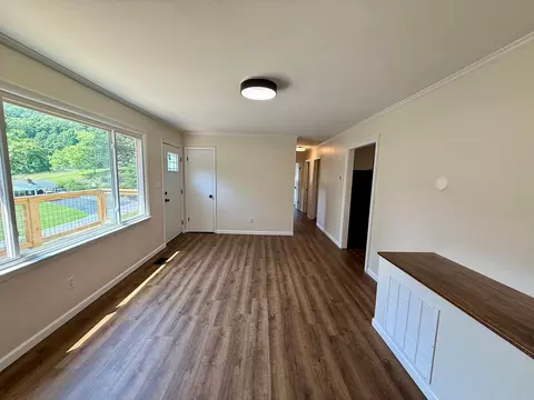 Living - 209 Bond Ave, Independence, VA 24348 photo 6 of 8