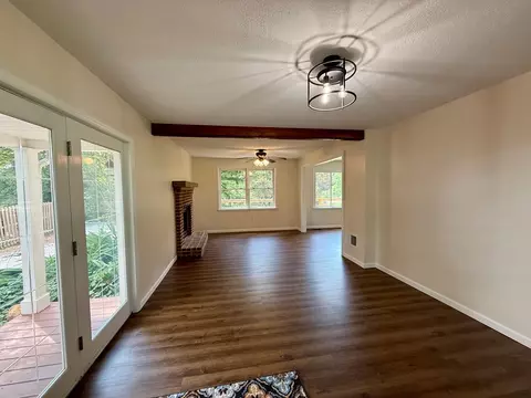 Living - 209 Bond Ave, Independence, VA 24348 photo 2 of 8