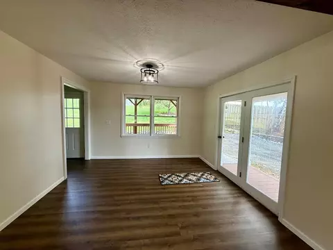 Living - 209 Bond Ave, Independence, VA 24348 photo 3 of 8