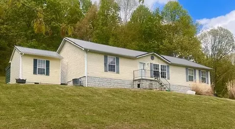 1677 Grapefield Rd, Bastian, VA 24314