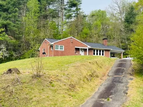 1711 Dan River Rd, Meadows Of Dan, VA 24120