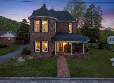 317 Fairfax Ave, Richlands, VA 24641