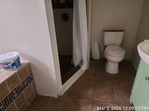 Bath - 7523 Dc Caney Ridge Rd, Coeburn, VA 24230 photo 2 of 2