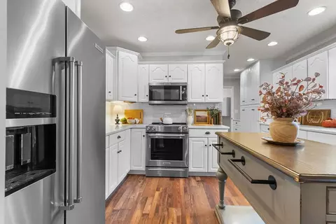 Kitchen - 987 Nursery Rd, Laurel Fork, VA 24352 photo 1 of 3