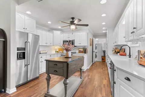 Kitchen - 987 Nursery Rd, Laurel Fork, VA 24352 photo 2 of 3