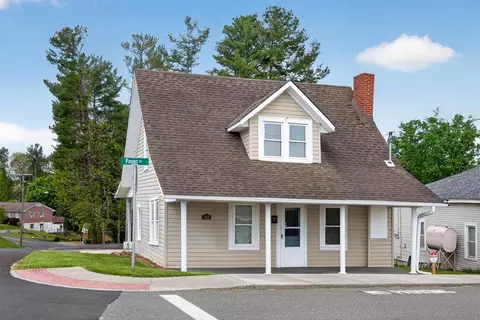 312 Front St, Galax, VA 24333