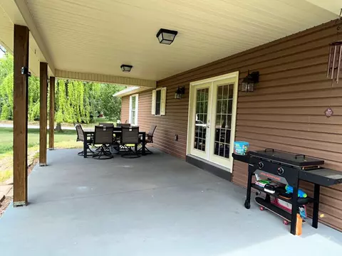 Exterior - 177 Pleasant Pines Dr, Max Meadows, VA 24360 photo 4 of 14