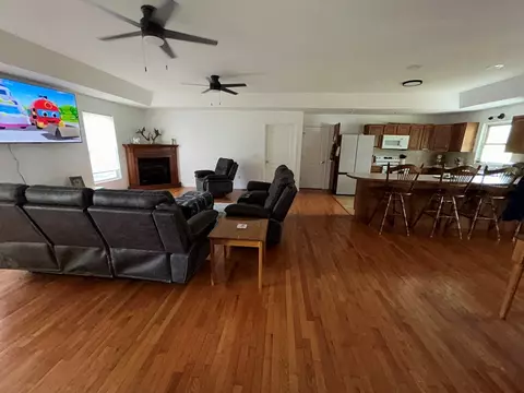 Living - 177 Pleasant Pines Dr, Max Meadows, VA 24360 photo 3 of 4