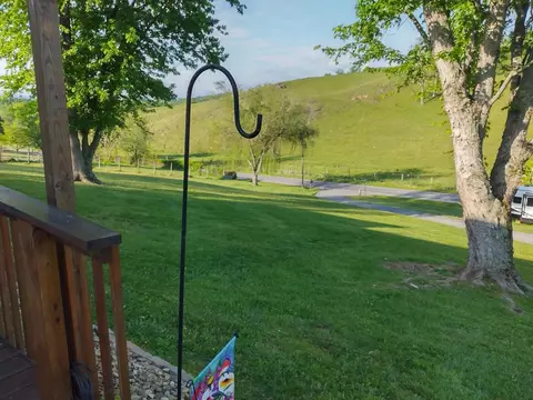 36177 Washington Spring Rd, Glade Spring, VA 24340