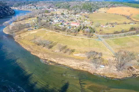 130 Ferry Xing, Fries, VA 24330