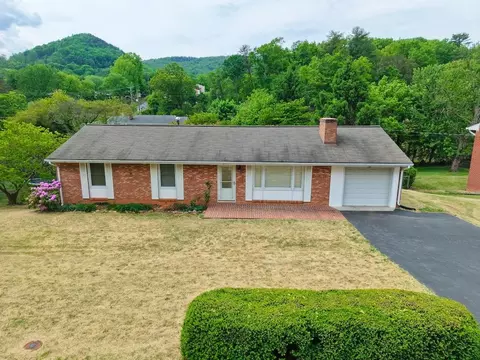 5410 Warwood Dr, Roanoke, VA 24018