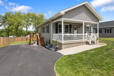 190 Country Ln, Wytheville, VA 24382