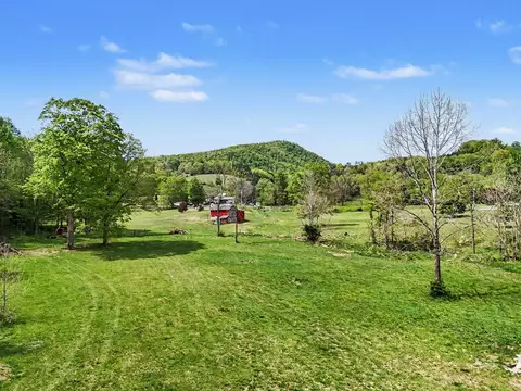 9050 E Bluegrass Trl, Bland, VA 24315