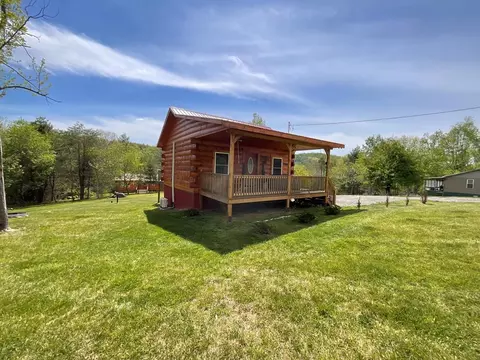 3429 Chantilly Dr, Fancy Gap, VA 24328