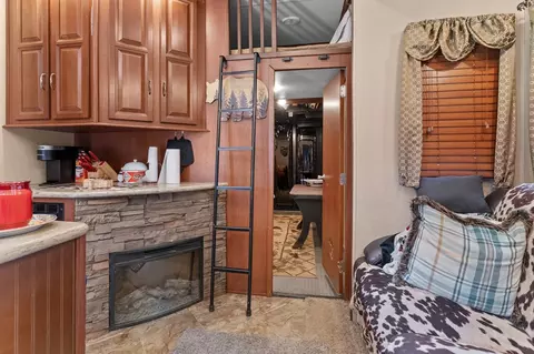 Living - 4251 Riverside Dr, Independence, VA 24348 photo 2 of 2
