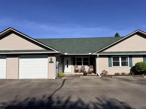 131 Fairway Villa Dr, Fancy Gap, VA 24328