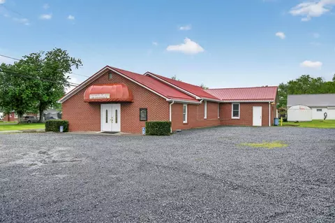 302 Crescent Dr, Glade Spring, VA 24340