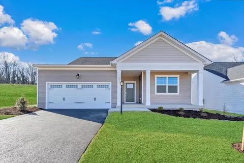 7401 Kings Pointe Dr, Radford, VA 24141