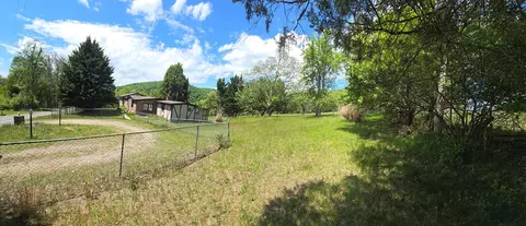 356 Baker Island Rd, Max Meadows, VA 24360