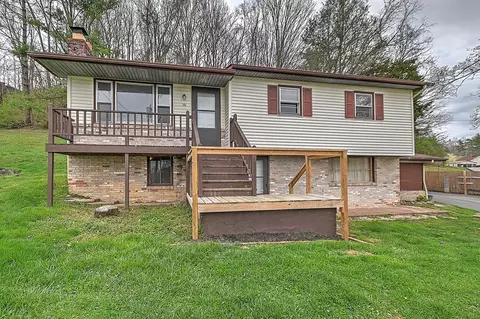 169 Denton Ln, Bristol, VA 24201
