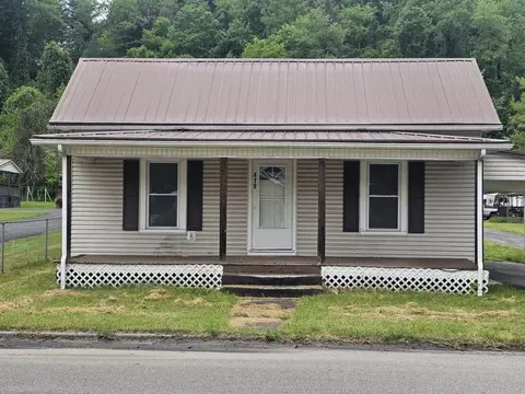 419 Kents Ridge Rd, Richlands, VA 24641