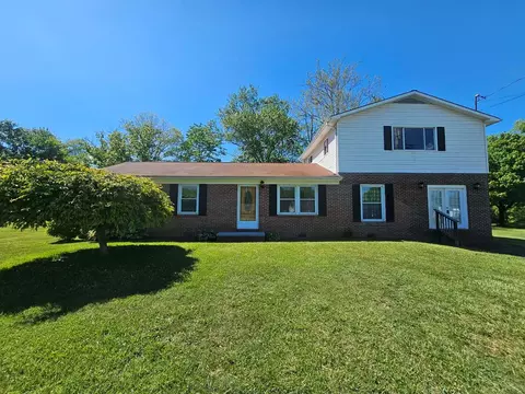 502 Bottom Rd, Raven, VA 24639