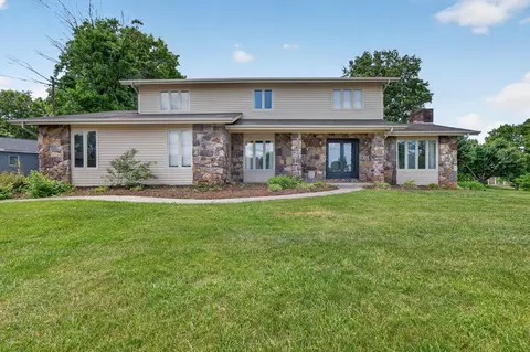 102 Sandpiper Cir, Kingsport, TN 37663