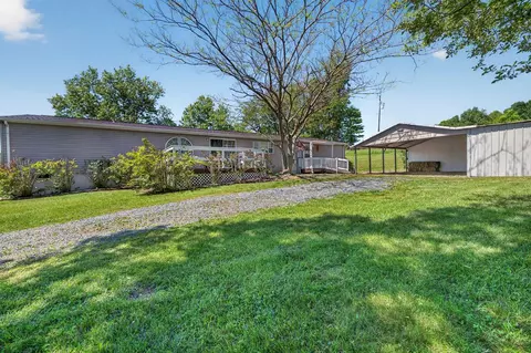 12392 Rich Valley Rd, Bristol, VA 24202