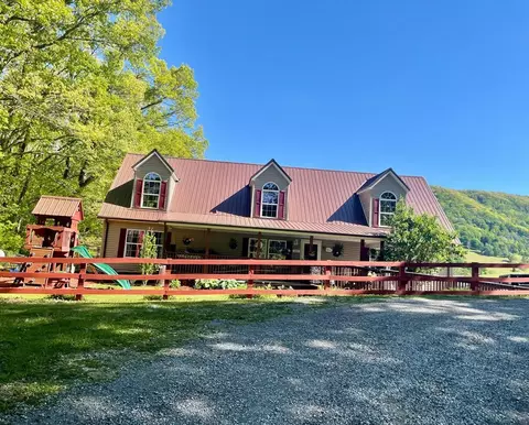 247 Hayes Hl, Tazewell, VA 24651