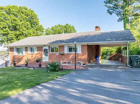 190 NE Crestview Dr, Abingdon, VA 24210