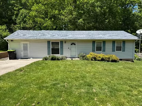 137 Cottonwood Ln, Hillsville, VA 24343