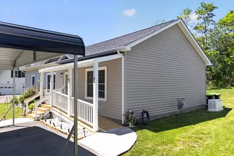 1619 Smith Ln, Pulaski, VA 24301 photo 4