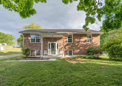 892 Ivanhoe Rd, Max Meadows, VA 24360