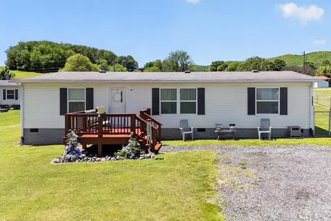 1387 Ivanhoe Rd, Max Meadows, VA 24360