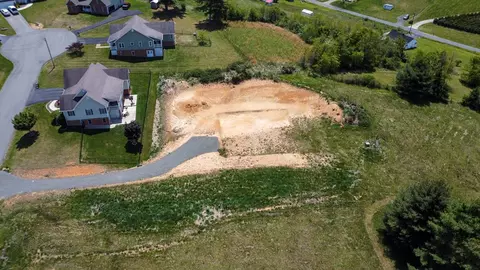 108 Carriage Dr, Galax, VA 24333