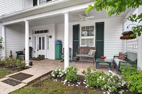 Exterior - 116 E Main St, Abingdon, VA 24210 photo 2 of 11
