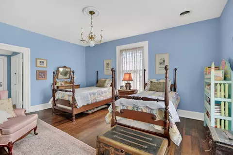 Bedroom - 116 E Main St, Abingdon, VA 24210 photo 6 of 7