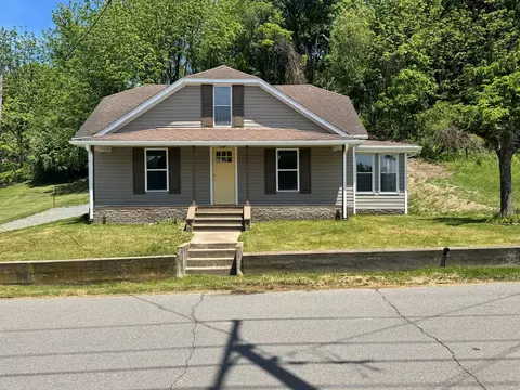607 Givens St, Galax, VA 24333