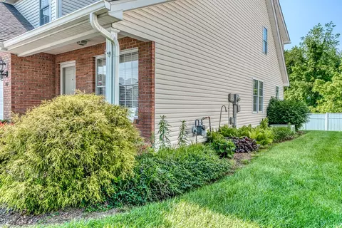 Exterior - 247 Iris Ln, Bristol, VA 24201 photo 4 of 11
