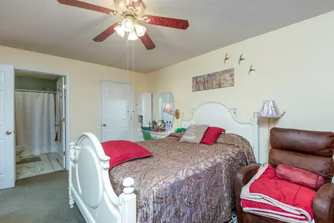 Bedroom - 247 Iris Ln, Bristol, VA 24201 photo 2 of 5