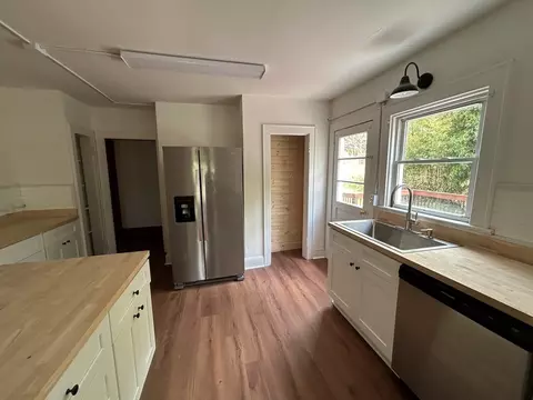 Kitchen - 1363 Beaver Dam Rd, Independence, VA 24348 photo 7 of 8