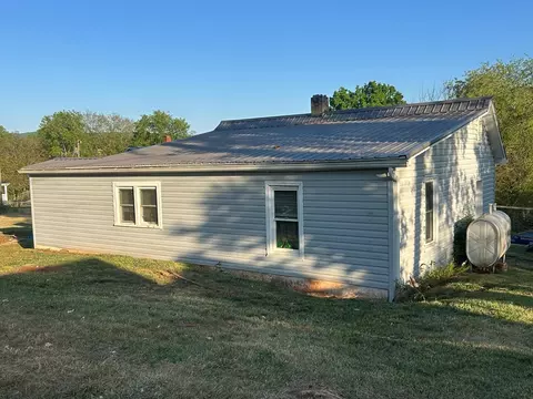 Exterior - 108 Stinger Dr, Ivanhoe, VA 24350 photo 8 of 10