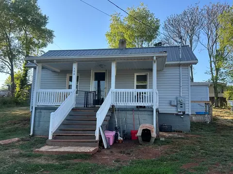 Exterior - 108 Stinger Dr, Ivanhoe, VA 24350 photo 5 of 10