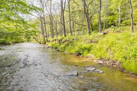 549 Burkes Ford Rd, Dugspur, VA 24325