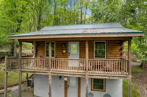 313 Little Reed Acres Ln, Hillsville, VA 24343